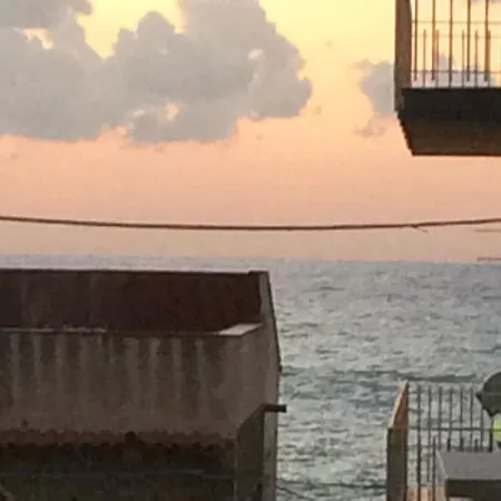 Window On The Sea Daire Santo Stefano di Camastra