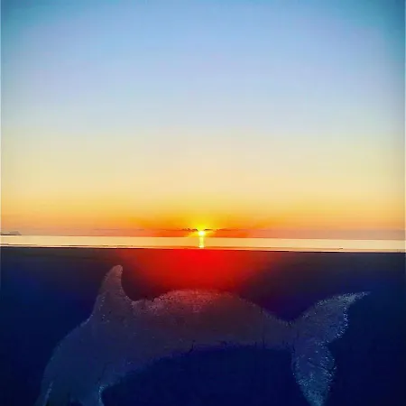 Daire Window On The Sea