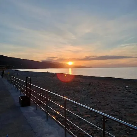 דירה Window On The Sea סנטו סטפאנו די קמאסטרה