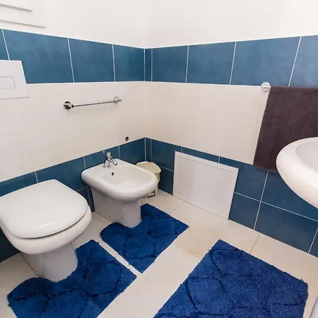 Window On The Sea * סנטו סטפאנו די קמאסטרה